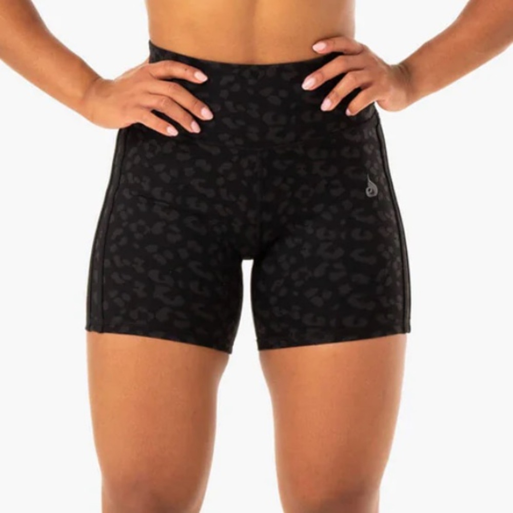 Ryderwear black leopard scrunch biker shorts size XS